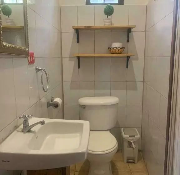 スタンダード４人部屋, Pura Vida Mini Hostel Santa Teresa