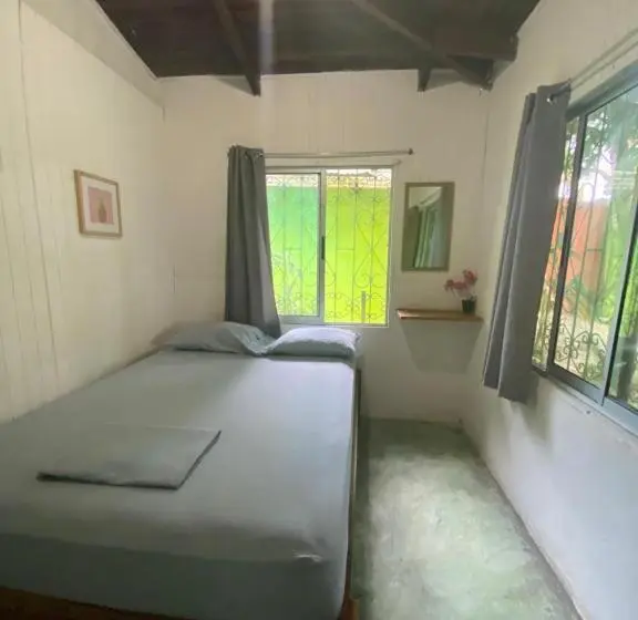 浴室共有のエコノミールーム, Pura Vida Mini Hostel Santa Teresa