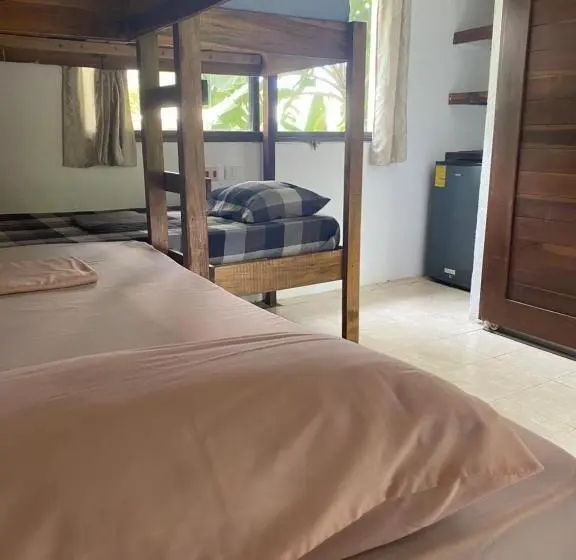 スタンダード４人部屋, Pura Vida Mini Hostel Santa Teresa
