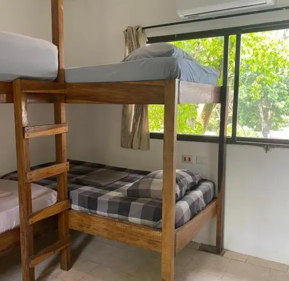 スタンダード４人部屋, Pura Vida Mini Hostel Santa Teresa