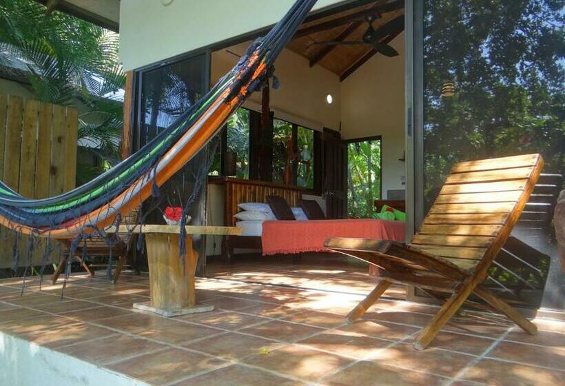 스탠다드 방갈로, Funky Monkey Lodge