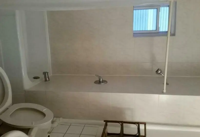 Standard-huone 2 Parivuodetta, A Voyageur S Guest House