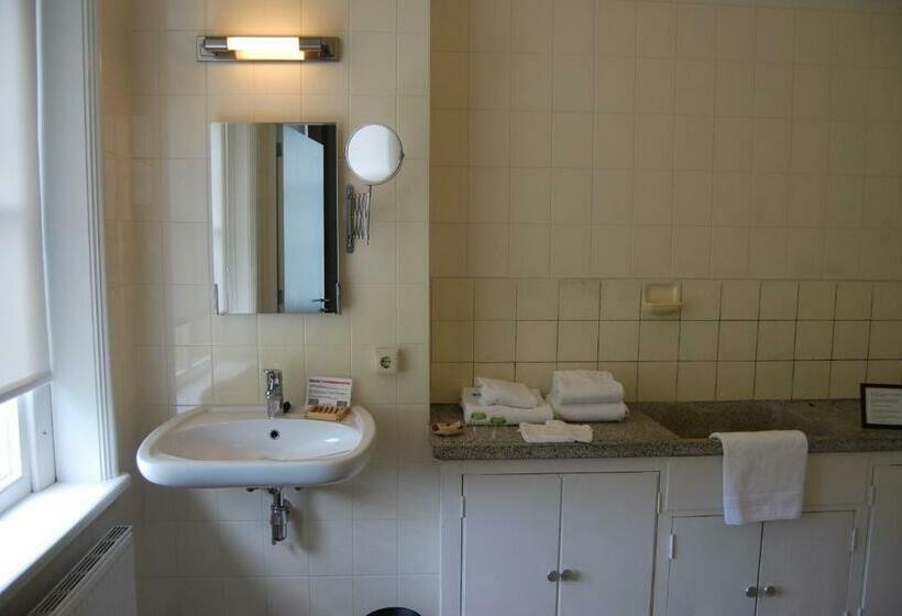 Comfort Room, Bitter En Zoet