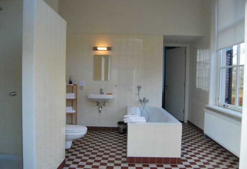 Deluxe Room, Bitter En Zoet