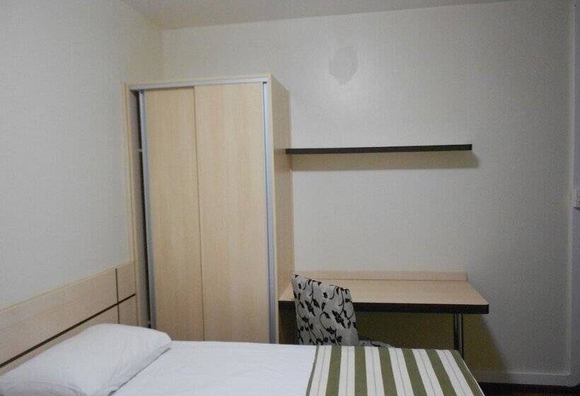 标准单人间, Colossi