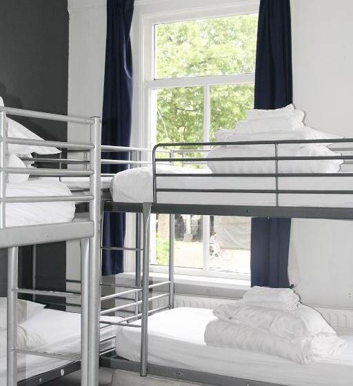 Bed in Shared Room with Shared Bathroom, Herberg, Het Wapen Van Tilburg