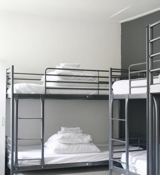 Bed in Shared Room with Shared Bathroom, Herberg, Het Wapen Van Tilburg