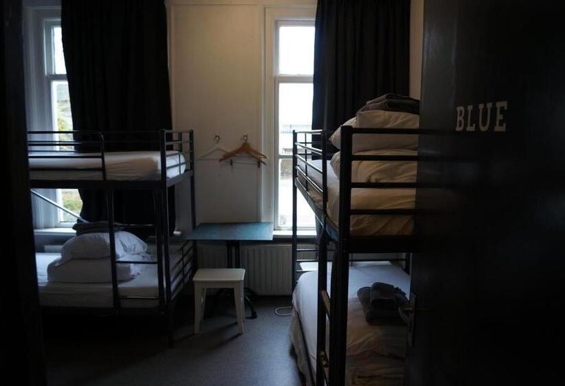 Bed in Shared Room with Shared Bathroom, Herberg, Het Wapen Van Tilburg