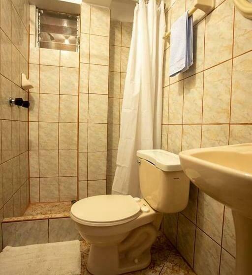 غرفة قياسية رباعية, Hostal La Payacha