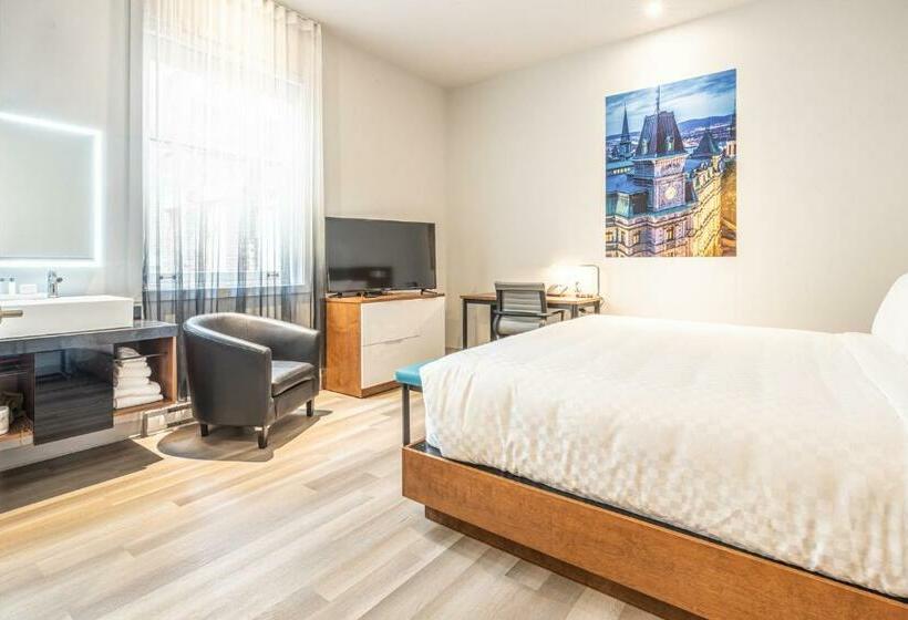 اتاق استاندارد با تخت بزرگ, Manoir Vieuxquebec