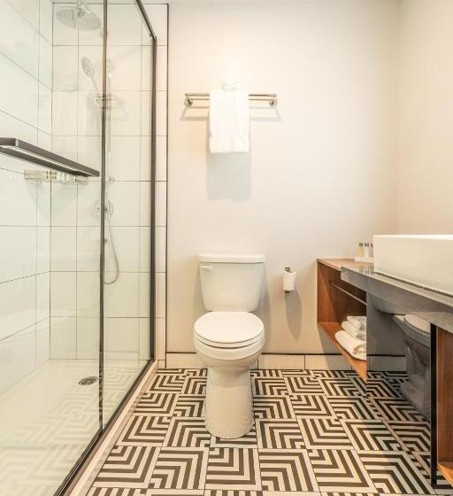 اتاق سوپریور چهار تخته, Manoir Vieuxquebec