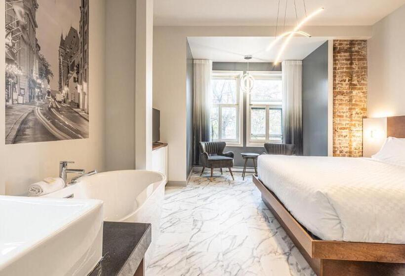 اتاق سوپریور با تخت بزرگ, Manoir Vieuxquebec