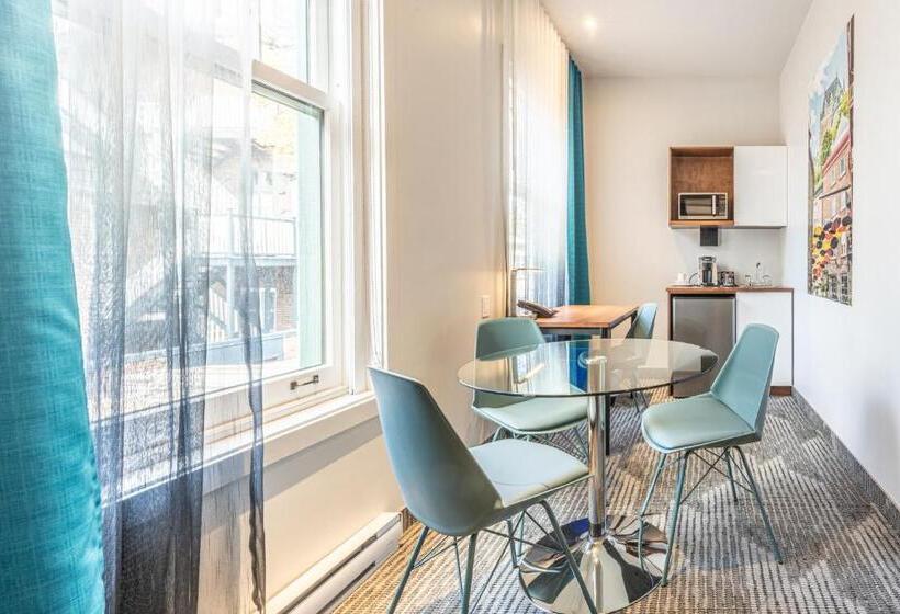 اتاق پریمیوم چهارنفره, Manoir Vieuxquebec