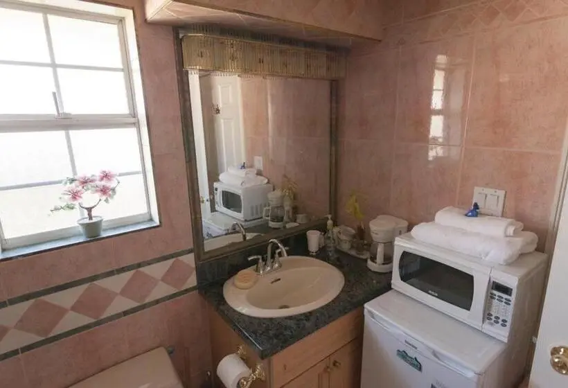 سوییت جونیور, Ocean Breeze Executive Bed And Breakfast