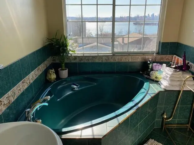 سوییت جونیور, Ocean Breeze Executive Bed And Breakfast