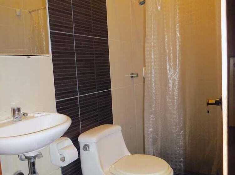 اتاق استاندارد سه نفره, Pirwa Maldonado Hostel