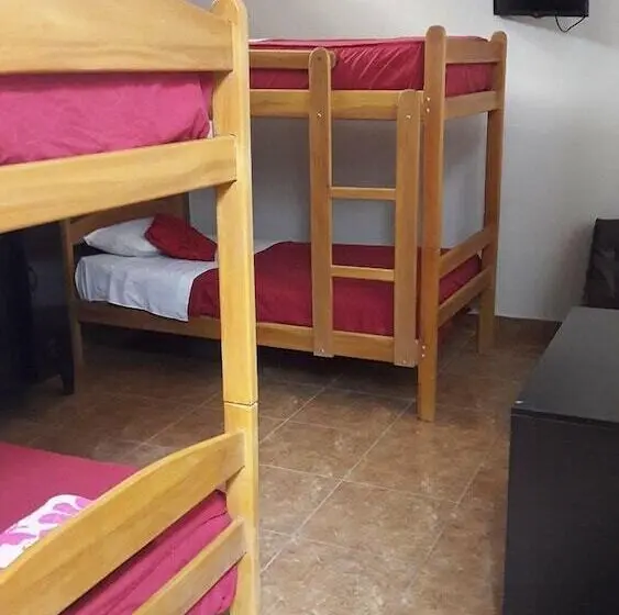 Vuode Makuusalissa, Pirwa Maldonado Hostel