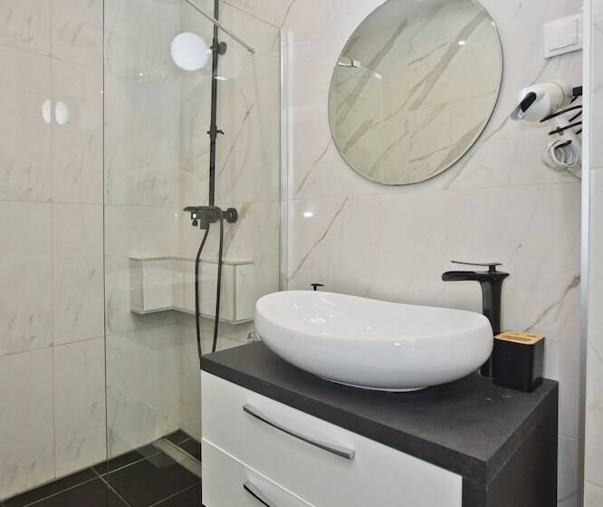 استودیوی استاندارد با چشم‌انداز دریا, Villa Milton Hvar