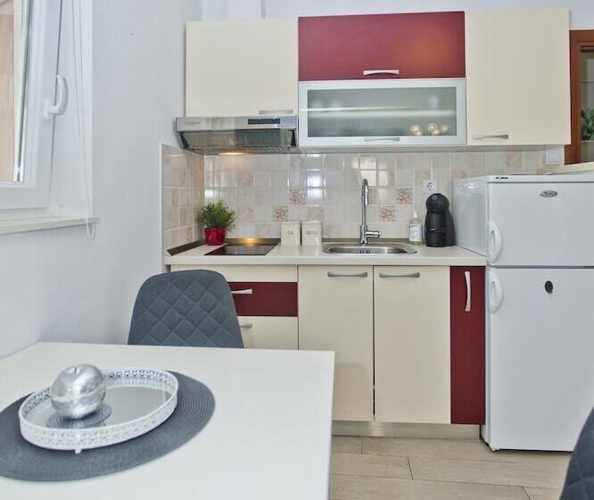 استودیو استاندارد با چشم‌انداز دریا, Villa Milton Hvar