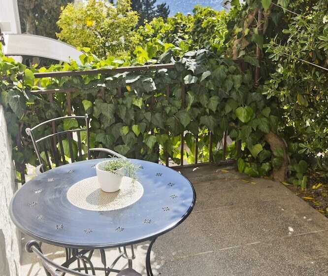 استودیوی استاندارد با چشم‌انداز دریا, Villa Milton Hvar