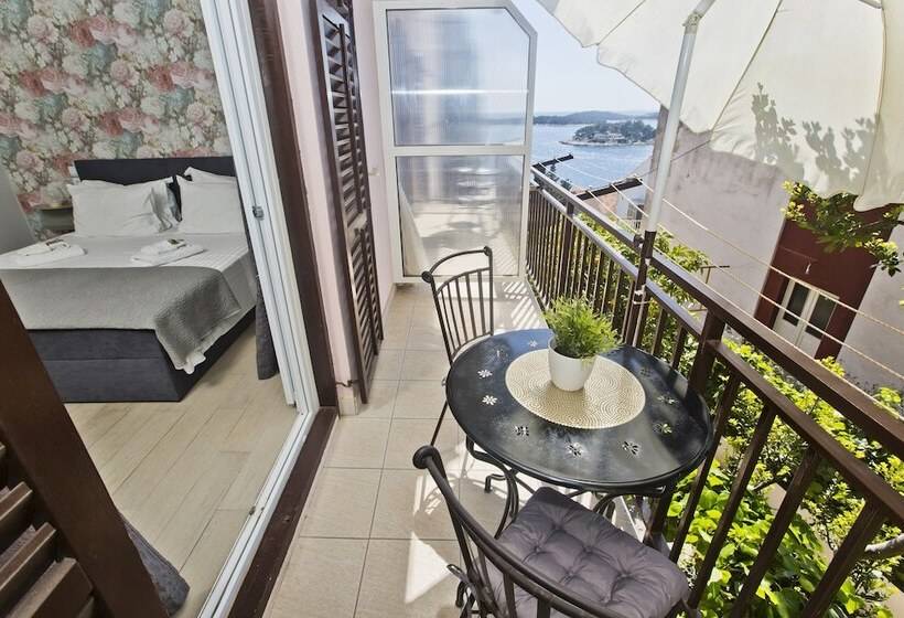 스탠다드 스튜디오 측면 바다 전망, Villa Milton Hvar