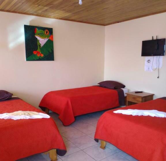 חדר סטנדרט לשלושה עם מרפסת, La Puesta Del Sol B&b