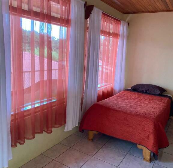 اتاق استاندارد سه تخته با بالکن, La Puesta Del Sol B&b