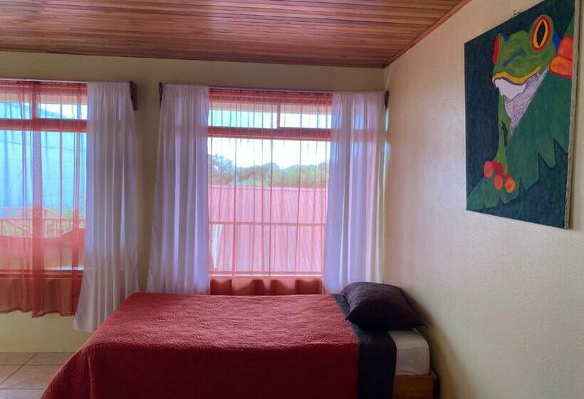 חדר סטנדרט לשלושה עם מרפסת, La Puesta Del Sol B&b