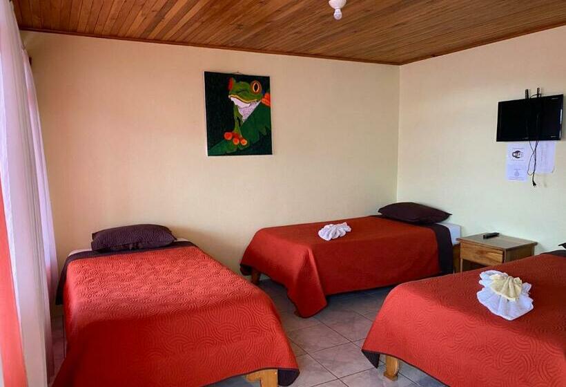 اتاق استاندارد سه تخته با بالکن, La Puesta Del Sol B&b
