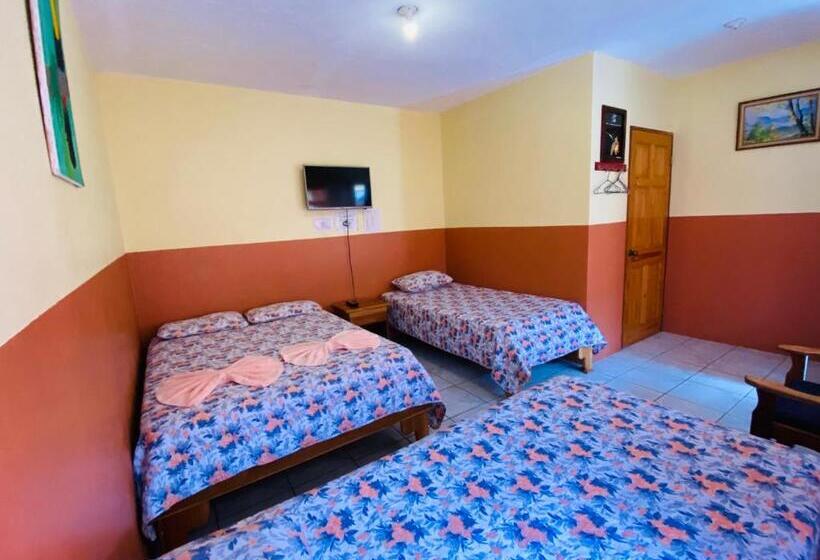 Economy Quadruple Room, La Puesta Del Sol B&b