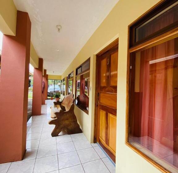 חדר אקונומי לארבעה, La Puesta Del Sol B&b