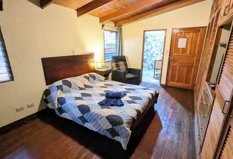 スーペリアールーム, Mangifera Hostel