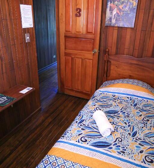 غرفة قياسية فردية حمام مشترك, Mangifera Hostel