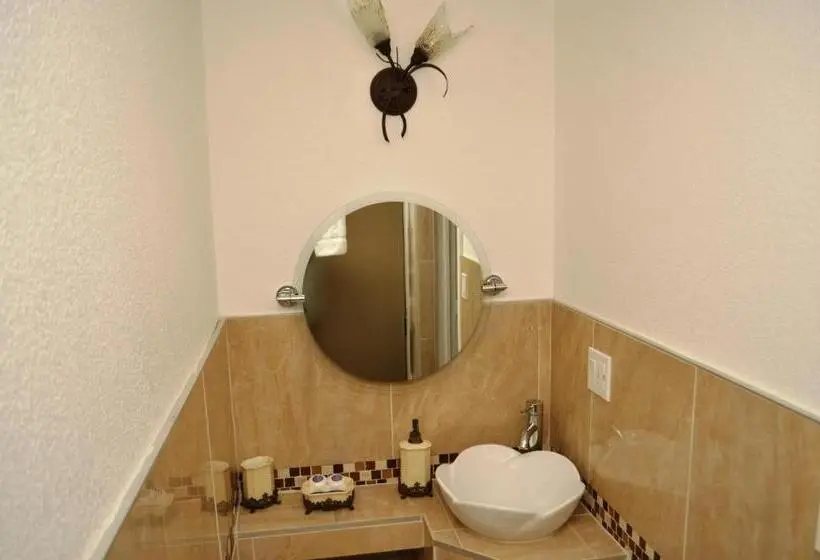 اتاق سوپریور, Motel Ritz