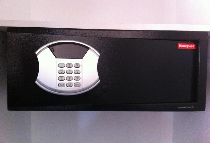 חדר סופריור, Motel Ritz