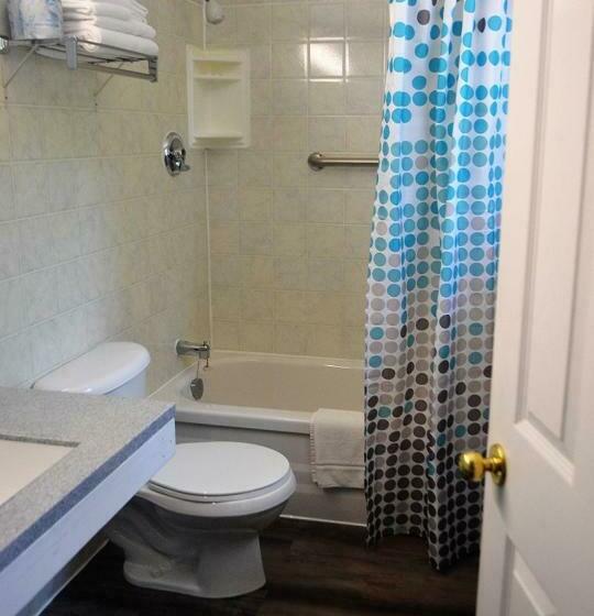 חדר סטנדרט עם מיטת קינג, Stratford Suburban Motel