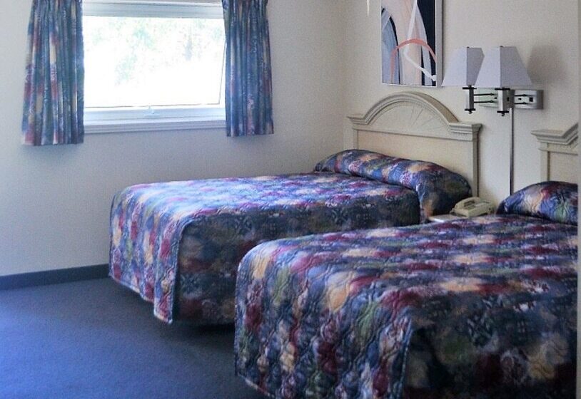 חדר סטנדרט שתי מיטות זוגיות, Stratford Suburban Motel