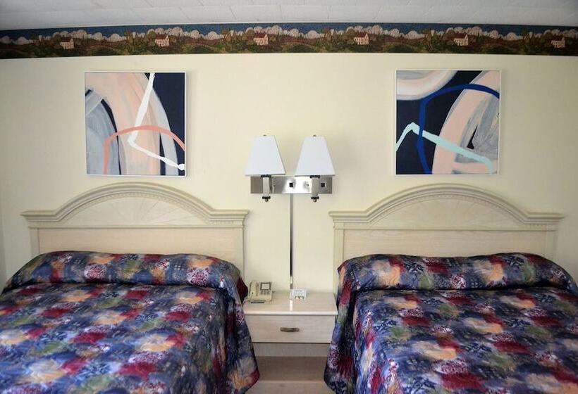 חדר סטנדרט שתי מיטות זוגיות, Stratford Suburban Motel