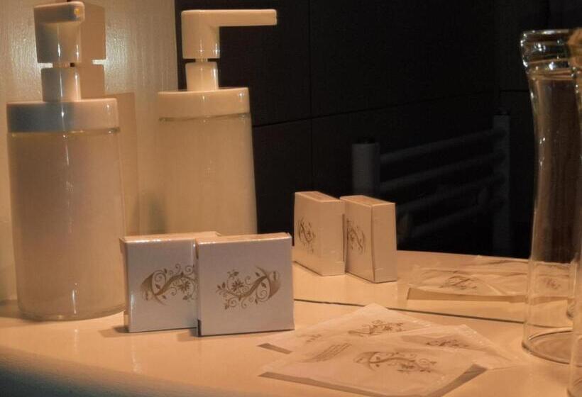 اتاق استاندارد سه نفره, Korona Panzió