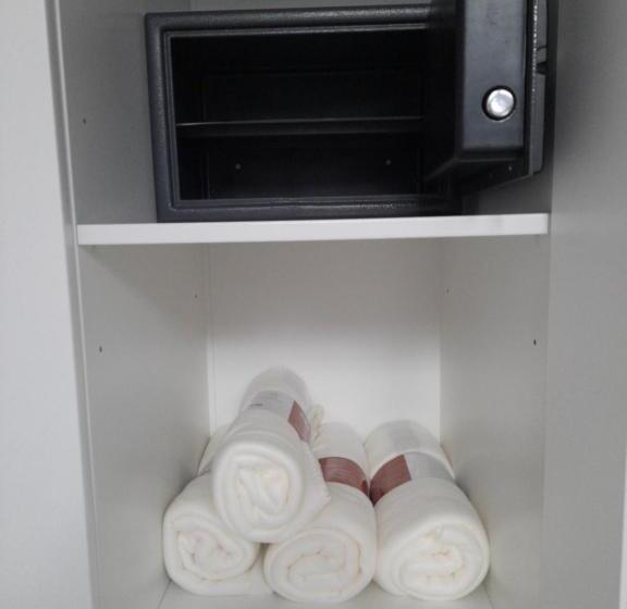 Deluxe Suite King Bed, Korona Panzió