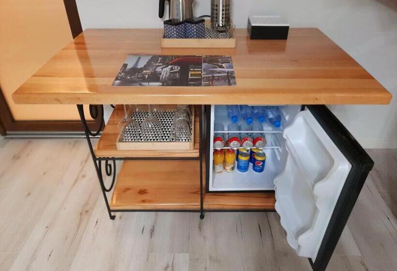 Deluxe Suite King Bed, Korona Panzió