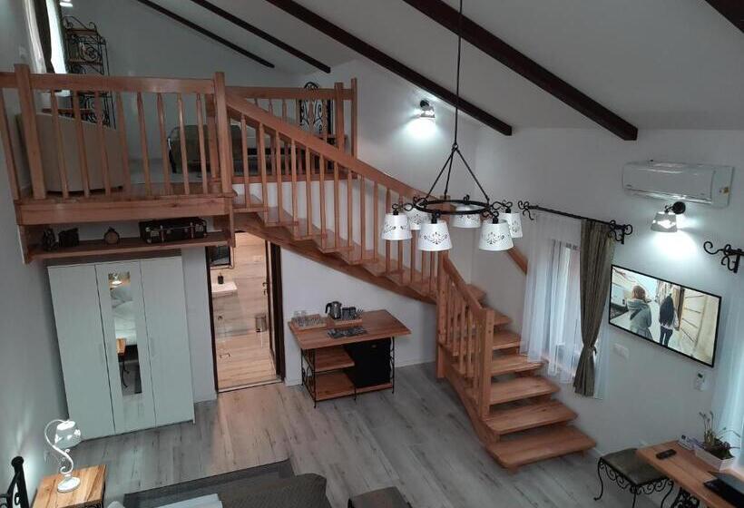 Deluxe Suite King Bed, Korona Panzió