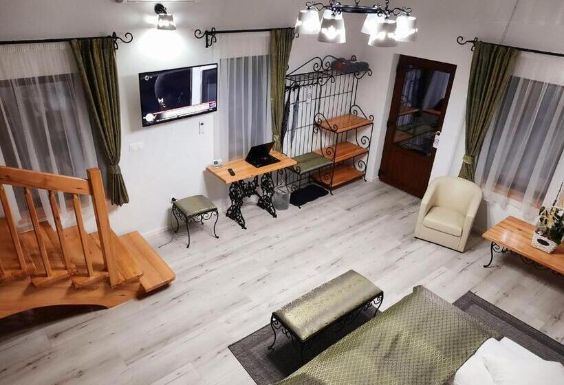 Deluxe Suite King Bed, Korona Panzió