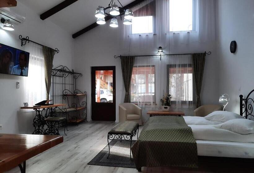 Deluxe Suite King Bed, Korona Panzió