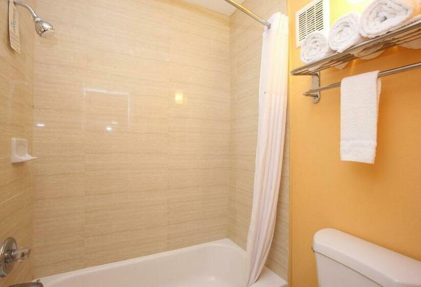 高级大房间, Blue Sky Inn Glens Falls Saratoga Lake George