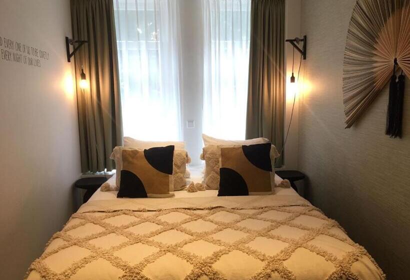 غرفة أساسية, Dwars