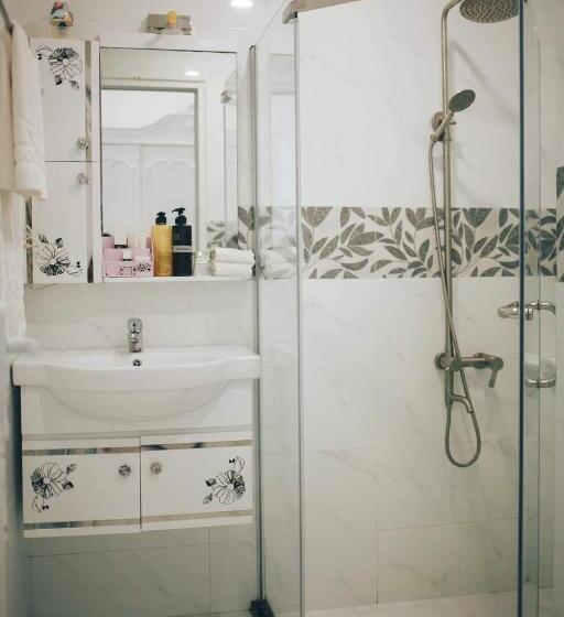 اتاق لوکس سه تخته, Godiva Villa Phu Quoc