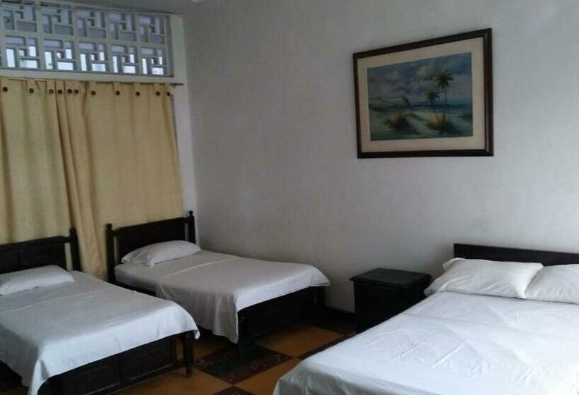 Четырехместный Номер Стандарт, Gran Hotel El Cedro