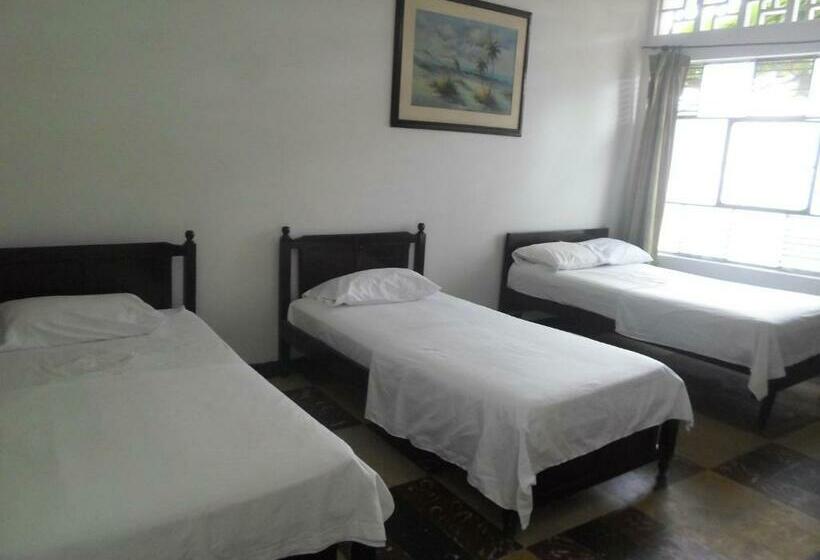 Четырехместный Номер Стандарт, Gran Hotel El Cedro