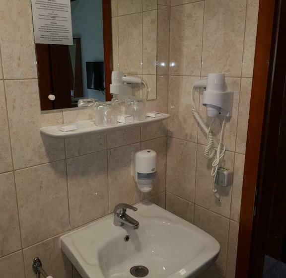 اتاق استاندارد یک نفره, Stokker